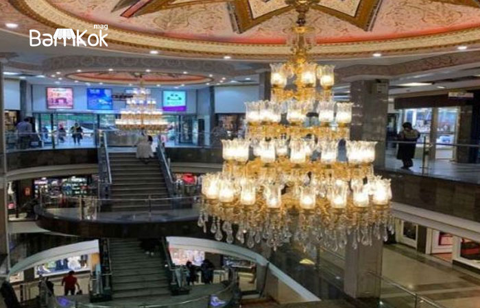 نمایی از محیط مرکز خرید اندیشه