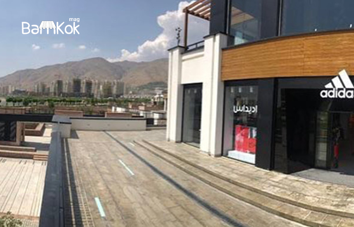 نمایی از فروشگاه آدیداس در مرکز خرید بام لند