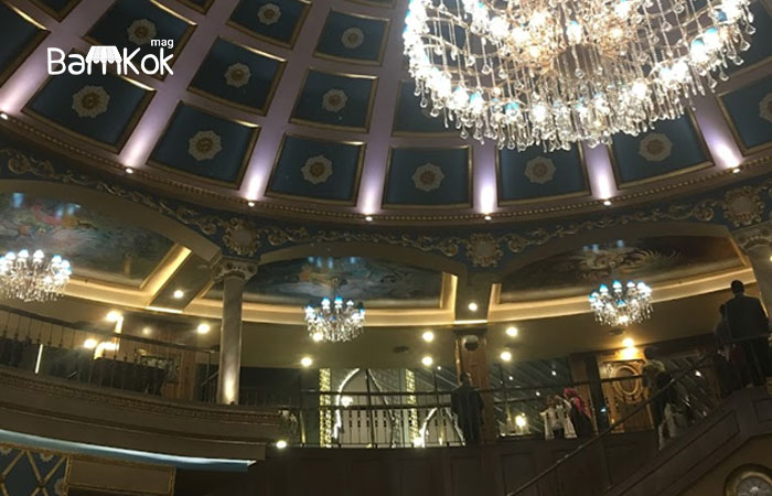 فضای مسقف، روباز و بخش vip کاخ رستوران لیدوما