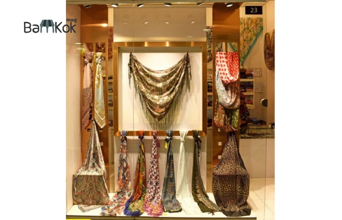 نورپردازی ویترین فروشگاه شال و روسری
