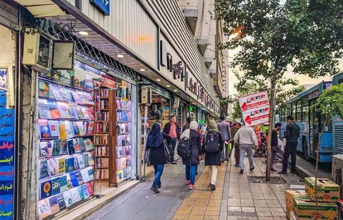 مراکز تجاری در اطراف میدان انقلاب