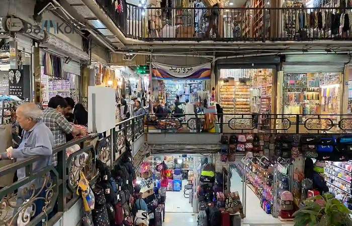 بورس کیف و چمدان در خیابان منوچهری