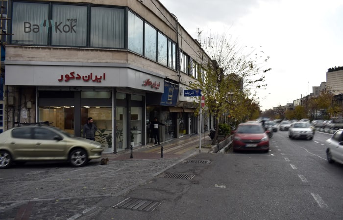بورس فروش درب، قفل، لولا و یراق آلات در محله سهروردی